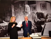 2017 - s paní Dagmar Havlovou zahajujeme výstavu ke 100. výročí narození dědečka Zdeňka Urbánka